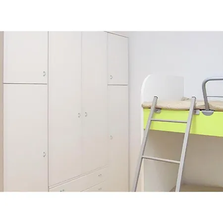 2 Bedroom Amazing In Semesterbostad