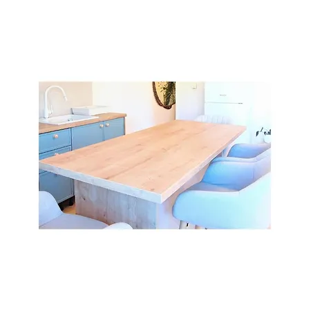 2 Bedroom Amazing In Holiday home Zadar